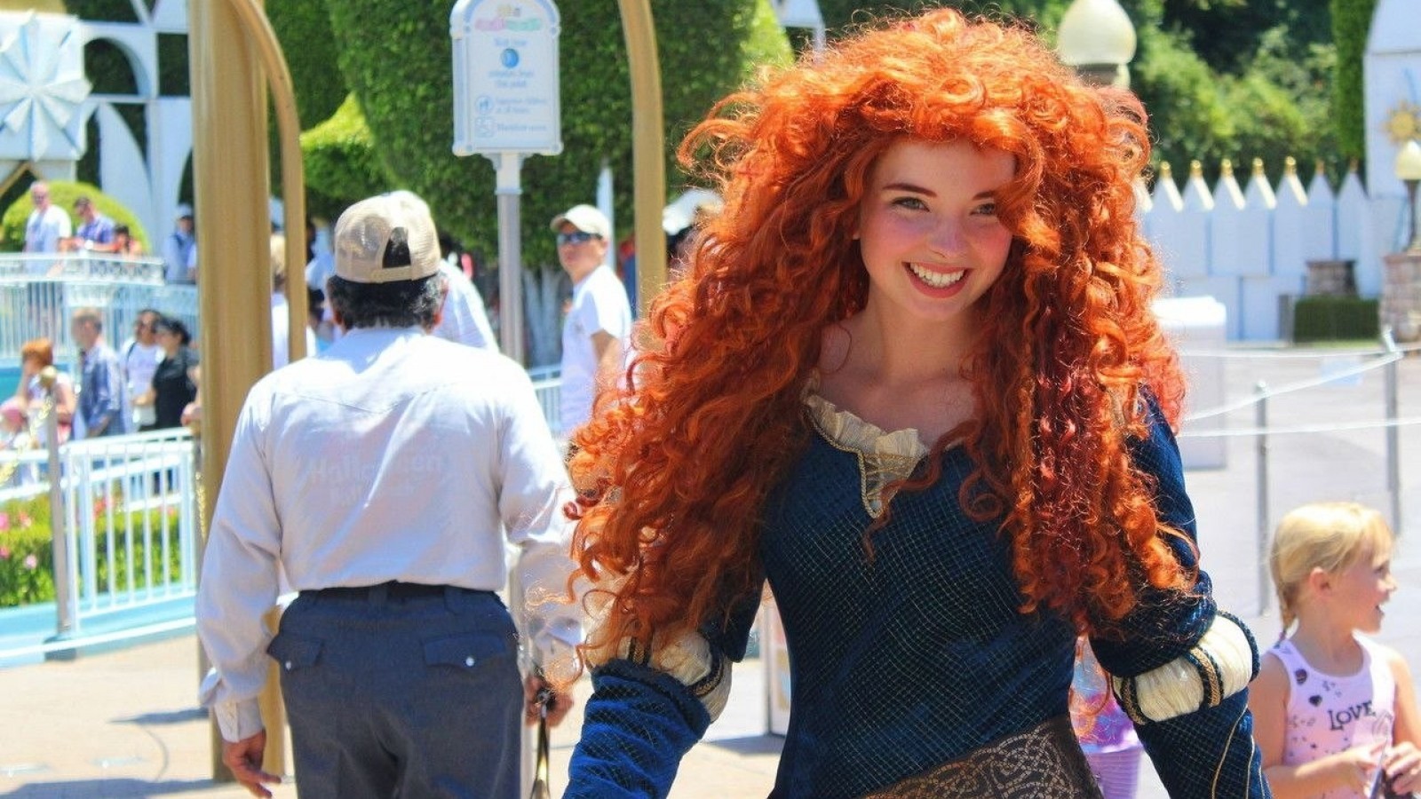 Brave Cosplayer Zoom Comics Exceptional Comic Book Wallpapers