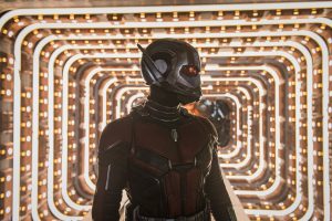 Ant-man in quantum lights