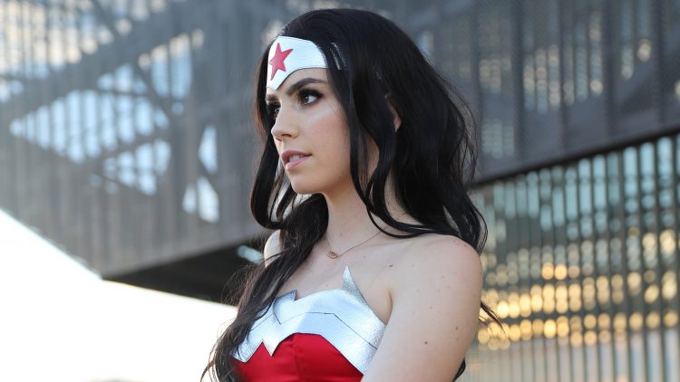 wonder woman cosplayer